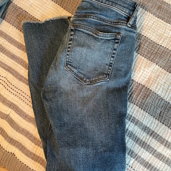 00S LOFT Outlet Petite Jeans (Skinny Ankle/Angle Cut) - Picture 3 of 4